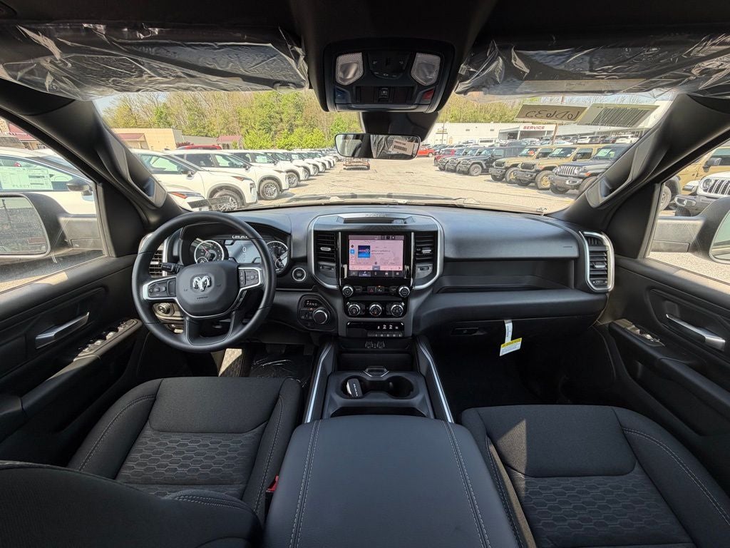 2026 RAM Ram 1500 RAM 1500 EXPRESS CREW CAB 4X4 5'7' BOX