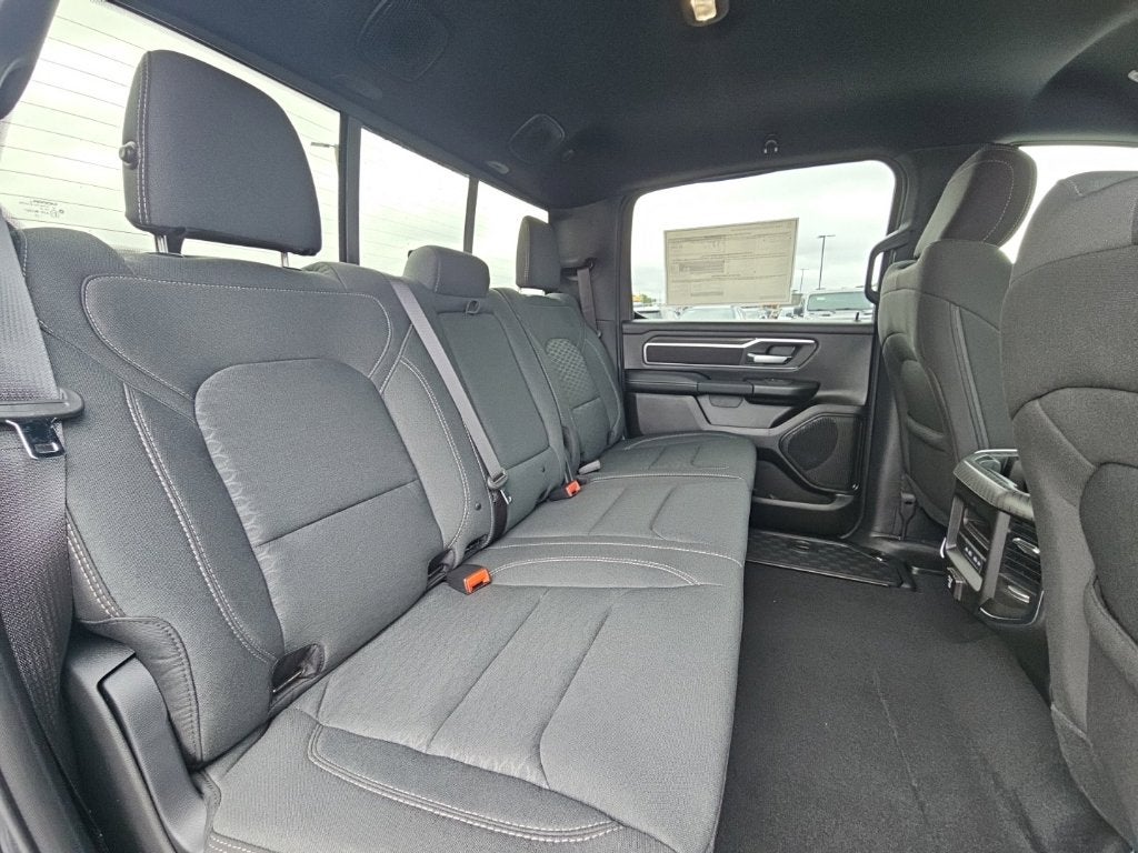 2027 RAM Ram 1500 RAM 1500 BIG HORN CREW CAB 4X4 5'7' BOX