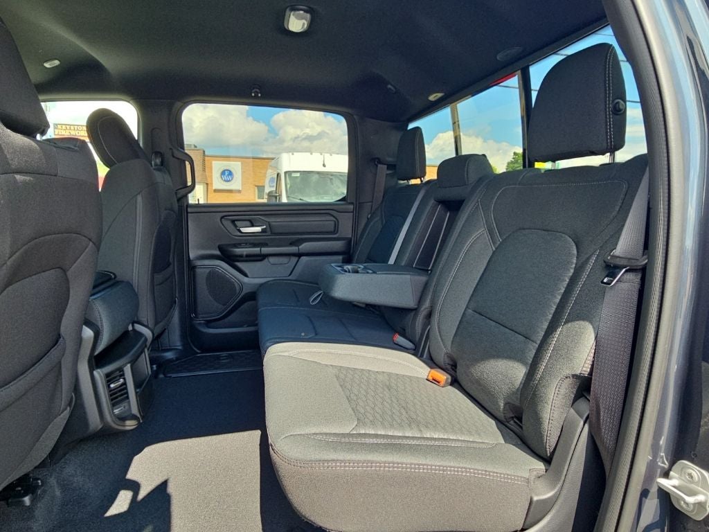 2026 RAM 1500 RAM 1500 TRADESMAN CREW CAB 4X4 5'7' BOX