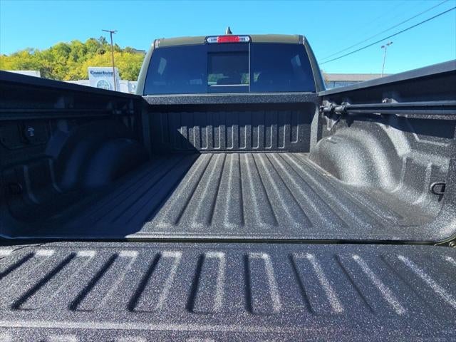 2027 RAM Ram 1500 RAM 1500 EXPRESS CREW CAB 4X4 5'7' BOX