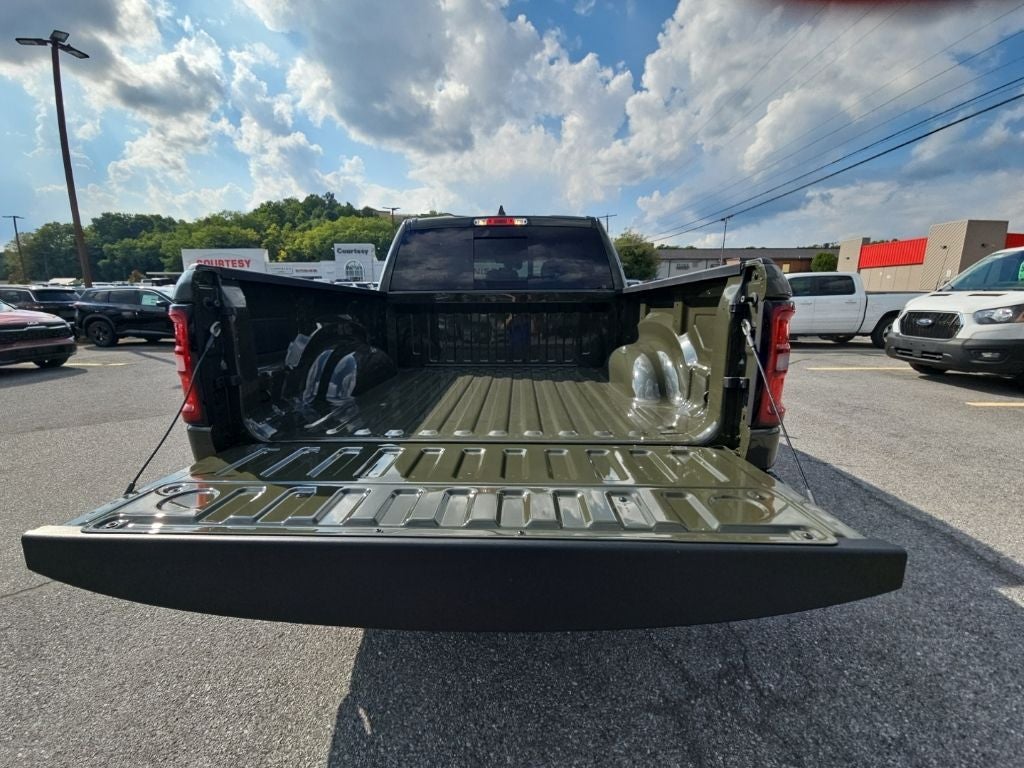 2026 RAM Ram 1500 RAM 1500 EXPRESS CREW CAB 4X4 5'7' BOX