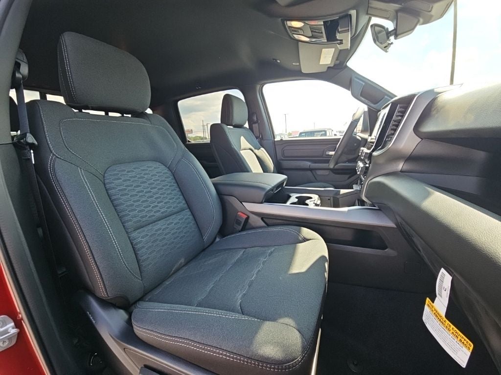 2026 RAM 1500 RAM 1500 EXPRESS CREW CAB 4X4 5'7' BOX