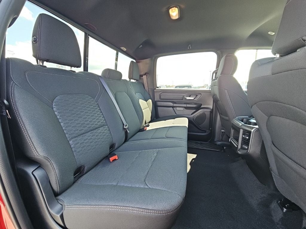 2026 RAM 1500 RAM 1500 EXPRESS CREW CAB 4X4 5'7' BOX