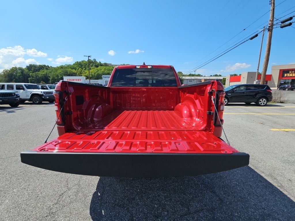 2026 RAM 1500 RAM 1500 EXPRESS CREW CAB 4X4 5'7' BOX
