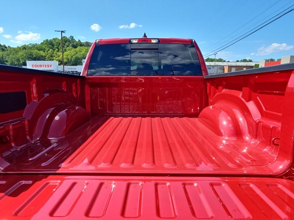 2026 RAM 1500 RAM 1500 EXPRESS CREW CAB 4X4 5'7' BOX