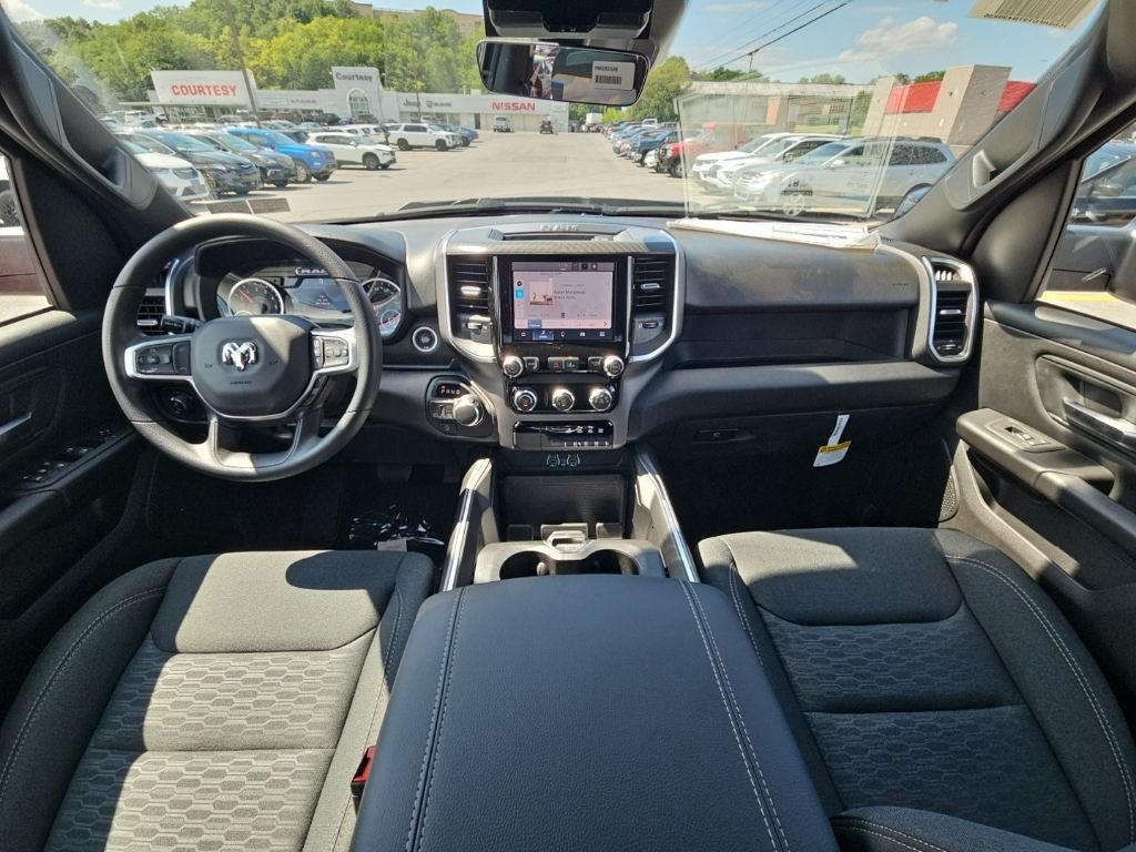 2026 RAM 1500 RAM 1500 EXPRESS CREW CAB 4X4 5'7' BOX