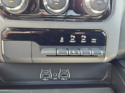 2026 RAM 1500 RAM 1500 EXPRESS CREW CAB 4X4 5'7' BOX