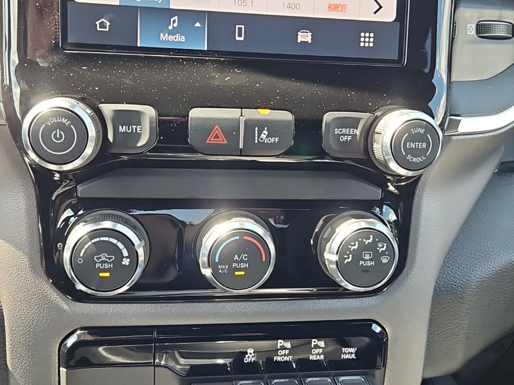2026 RAM 1500 RAM 1500 EXPRESS CREW CAB 4X4 5'7' BOX