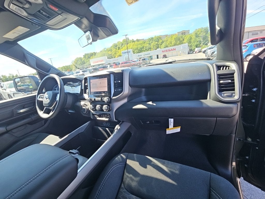2027 RAM Ram 1500 RAM 1500 EXPRESS CREW CAB 4X4 5'7' BOX