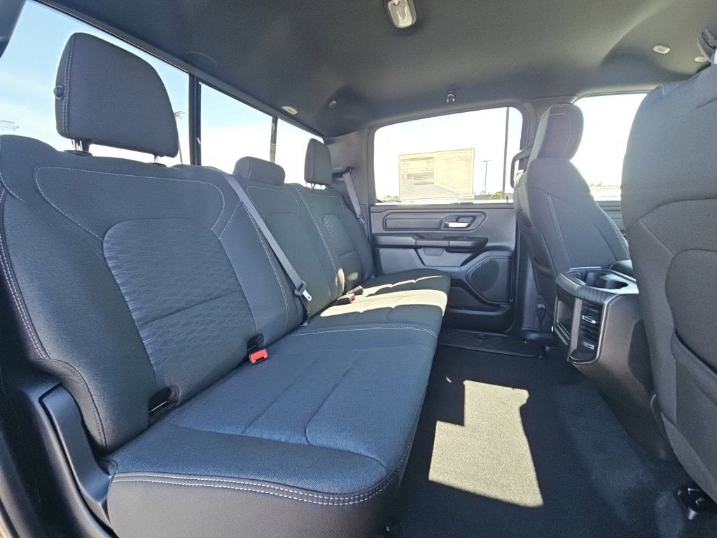 2027 RAM Ram 1500 RAM 1500 EXPRESS CREW CAB 4X4 5'7' BOX