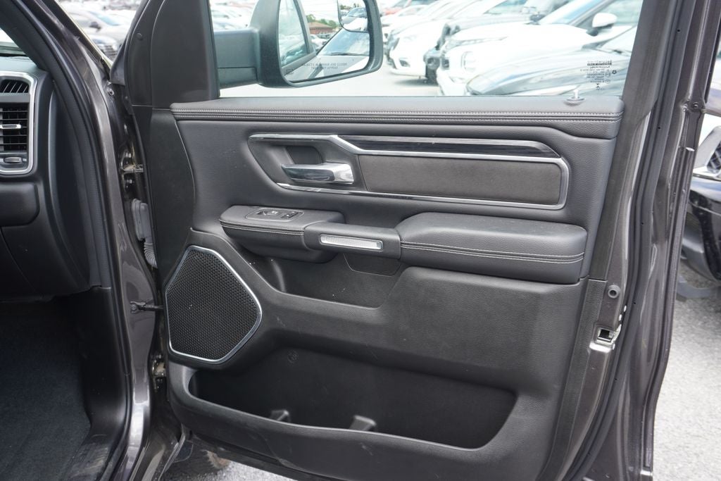 2023 RAM 1500 Laramie Crew Cab 4x4 5'7' Box