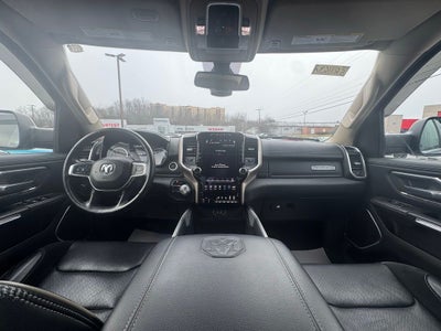 2020 RAM 1500 Laramie Crew Cab 4x4 5'7' Box