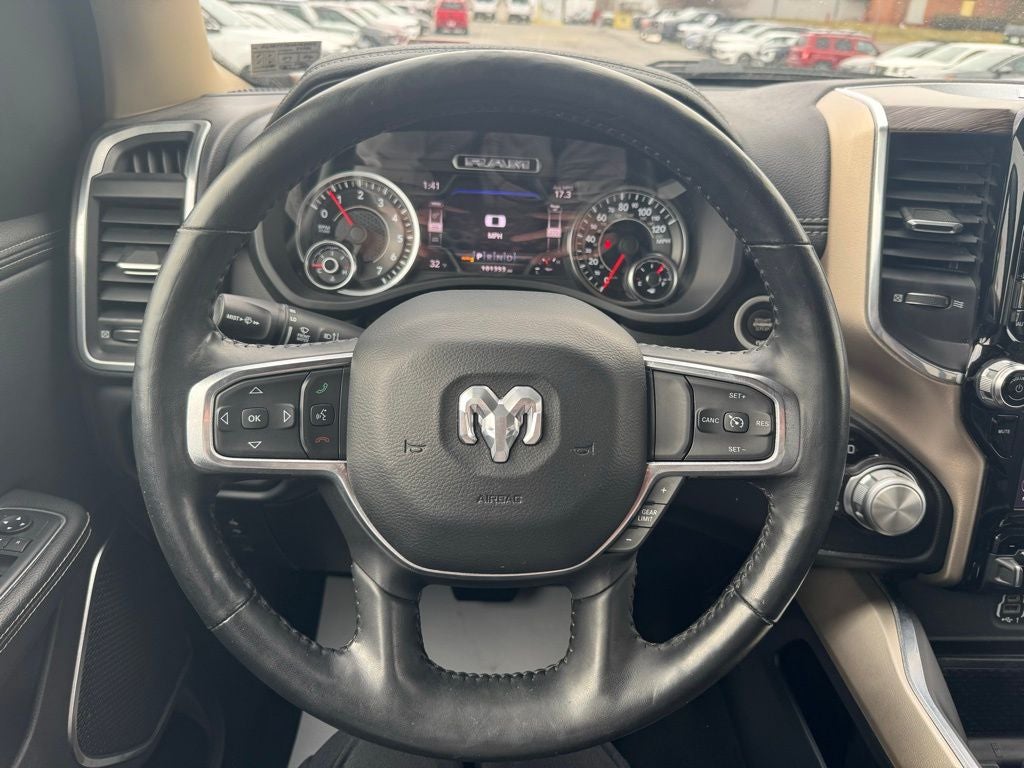 2020 RAM 1500 Laramie Crew Cab 4x4 5'7' Box