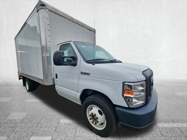 2019 Ford E-350 Cutaway Base Cutaway