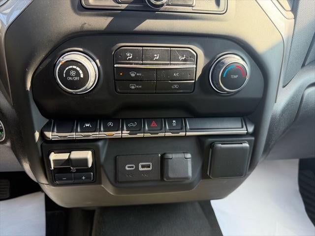 2023 Chevrolet Silverado 1500 4WD Crew Cab Short Bed Custom