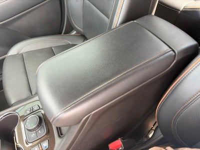 2023 GMC Acadia AWD AT4