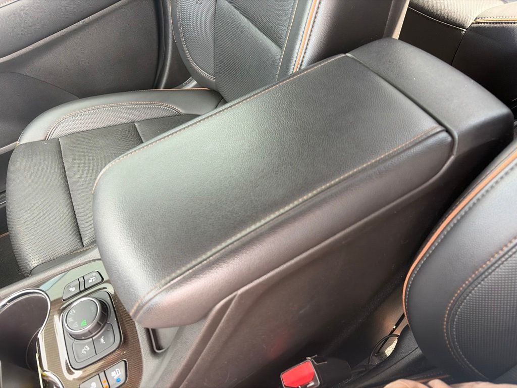 2023 GMC Acadia AWD AT4