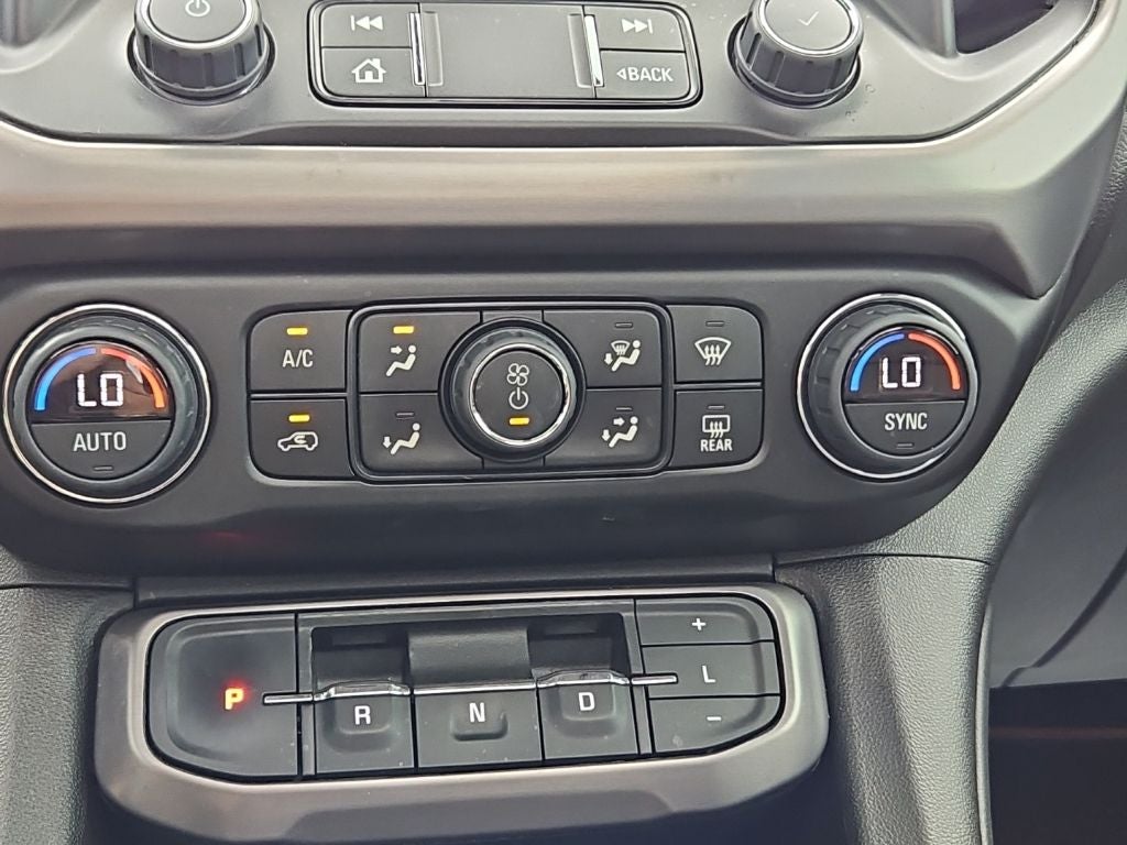 2023 GMC Acadia AWD AT4