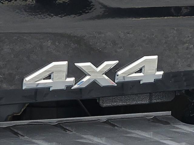 2023 Nissan TITAN King Cab S 4x4
