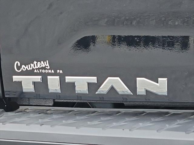 2023 Nissan TITAN King Cab S 4x4