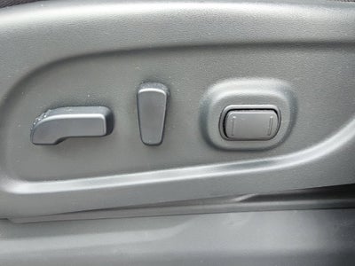 2024 Nissan TITAN Crew Cab SV 4x4