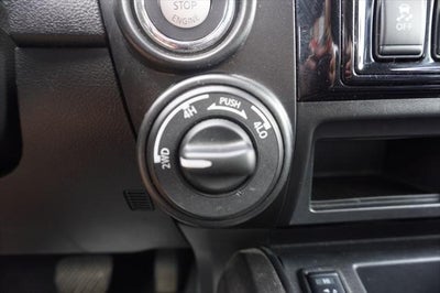 2024 Nissan TITAN Crew Cab SV 4x4