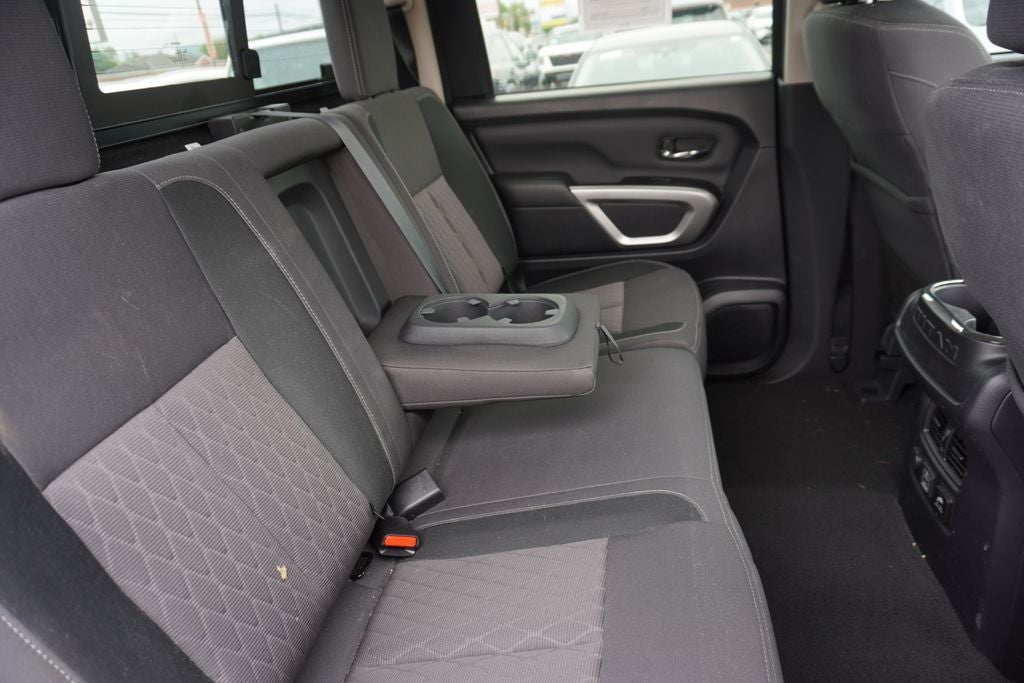 2024 Nissan TITAN Crew Cab SV 4x4
