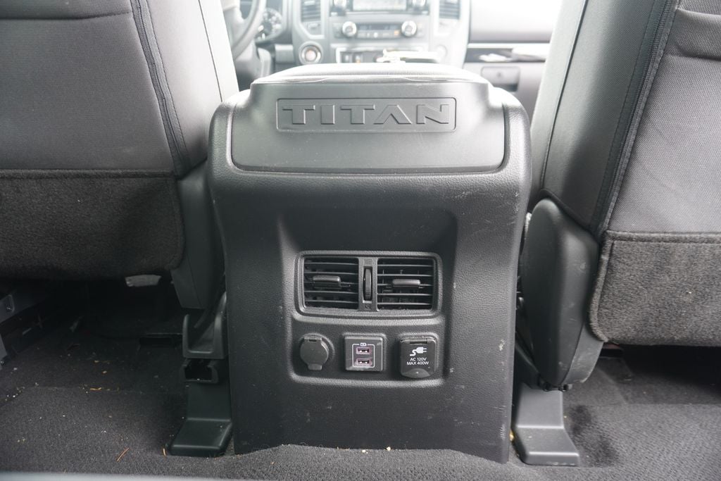 2024 Nissan TITAN Crew Cab SV 4x4