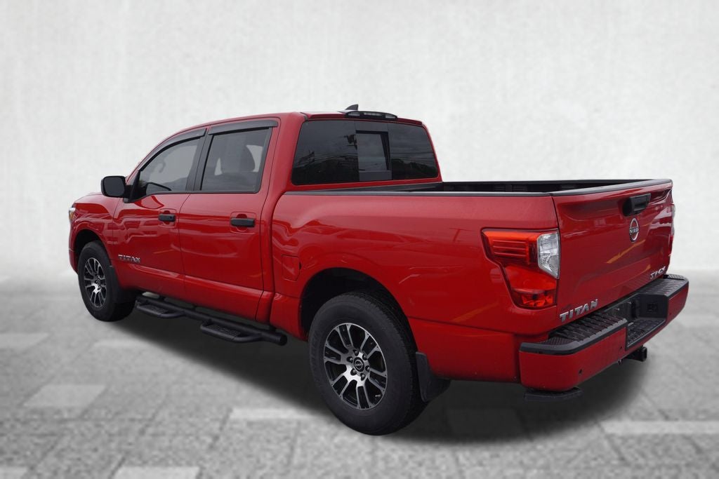 2024 Nissan TITAN Crew Cab SV 4x4