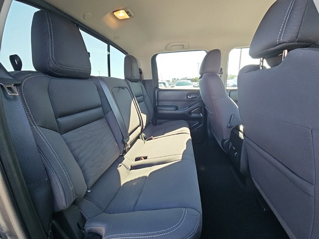 2022 Nissan Frontier Crew Cab SV 4x4