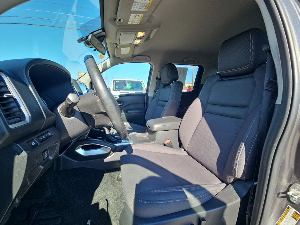 2022 Nissan Frontier Crew Cab SV 4x4