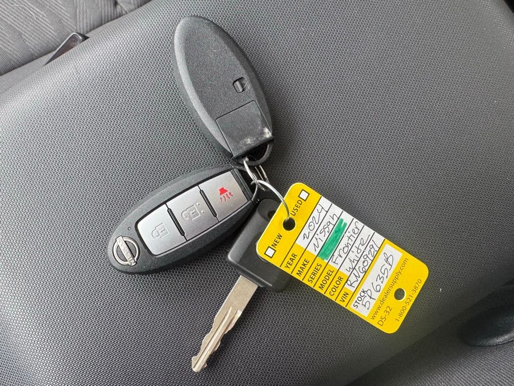 2024 Nissan Frontier Crew Cab SV 4x4