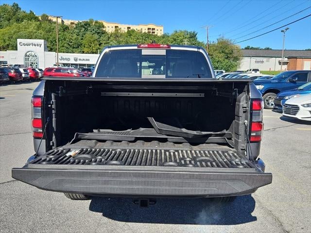 2024 Nissan Frontier Crew Cab SL 4x4