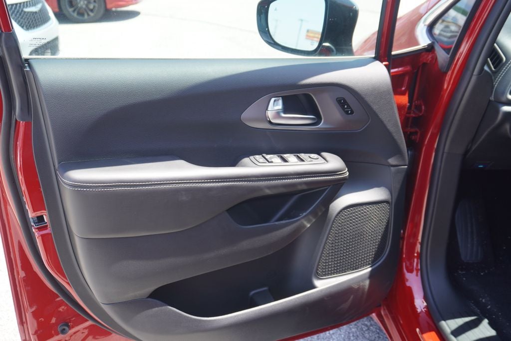 2027 Chrysler Pacifica PACIFICA SELECT