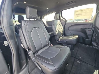 2027 Chrysler Pacifica PACIFICA SELECT
