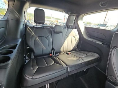 2027 Chrysler Pacifica PACIFICA SELECT