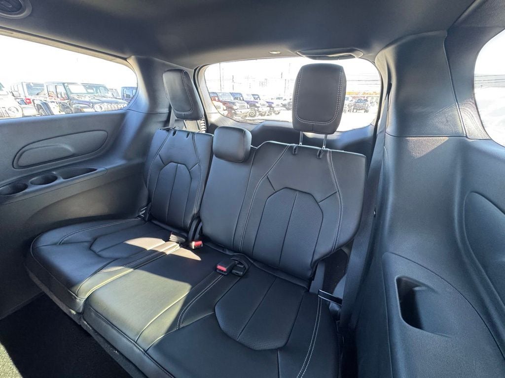 2026 Chrysler Voyager VOYAGER LX