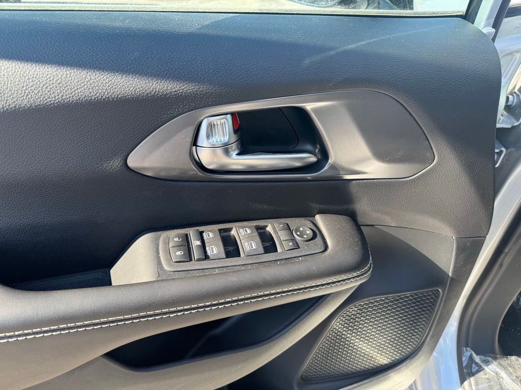 2026 Chrysler Voyager VOYAGER LX