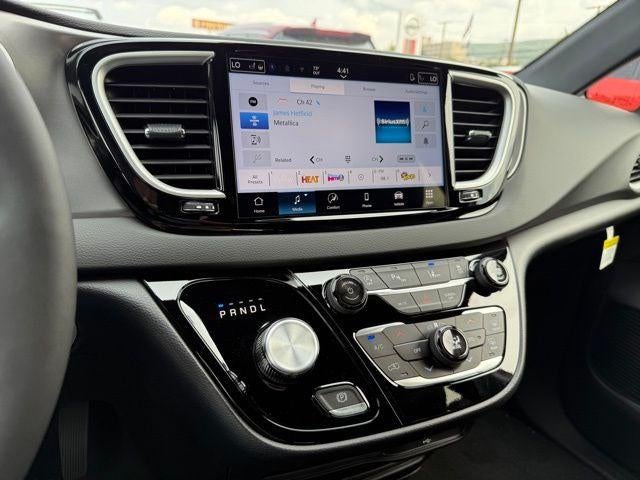 2026 Chrysler Voyager VOYAGER LX