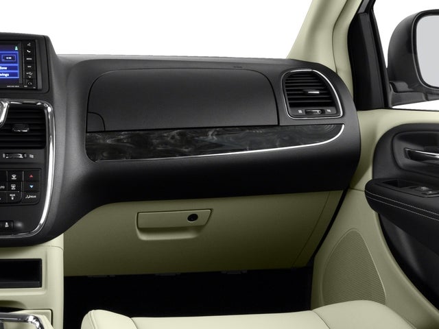 2016 Chrysler Town & Country Touring-L Anniversary Edition