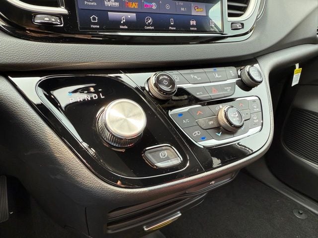 2026 Chrysler Voyager VOYAGER LX