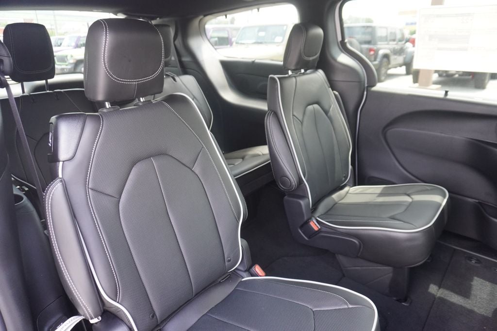 2027 Chrysler Pacifica PACIFICA LIMITED