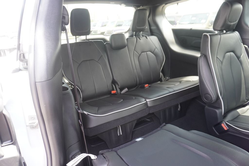 2027 Chrysler Pacifica PACIFICA LIMITED