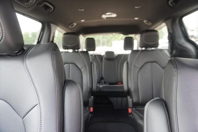 2027 Chrysler Pacifica PACIFICA SELECT AWD