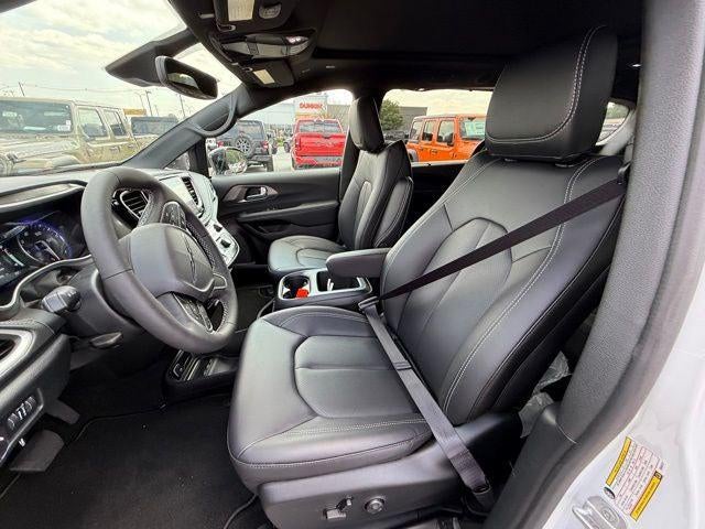 2025 Chrysler Pacifica PACIFICA SELECT AWD