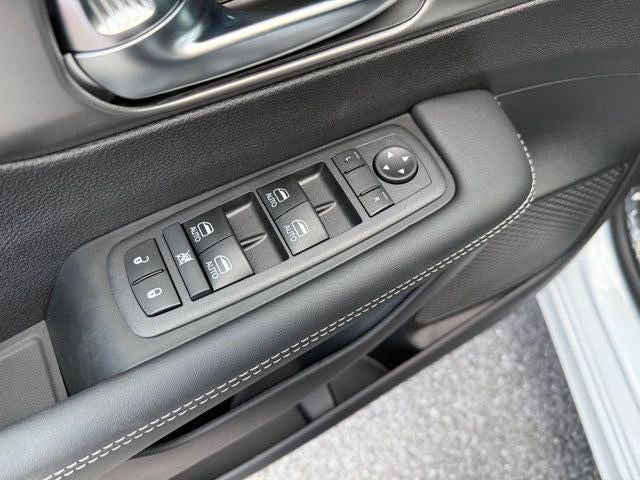 2025 Chrysler Pacifica PACIFICA SELECT AWD
