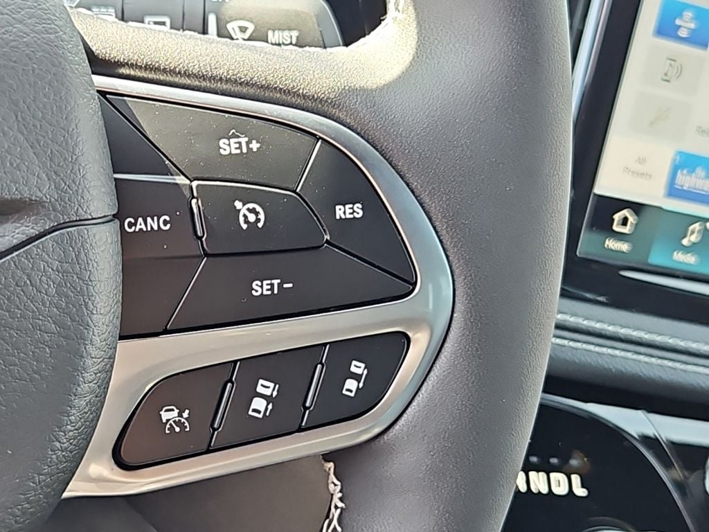 2027 Chrysler Pacifica PACIFICA SELECT AWD