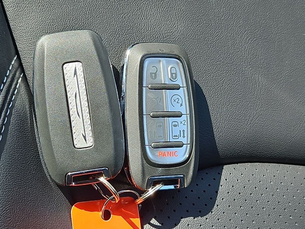 2027 Chrysler Pacifica PACIFICA SELECT AWD