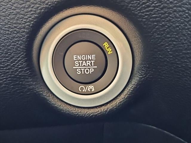 2027 Chrysler Pacifica PACIFICA SELECT AWD