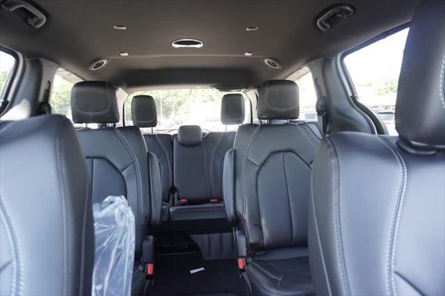 2027 Chrysler Pacifica PACIFICA SELECT AWD